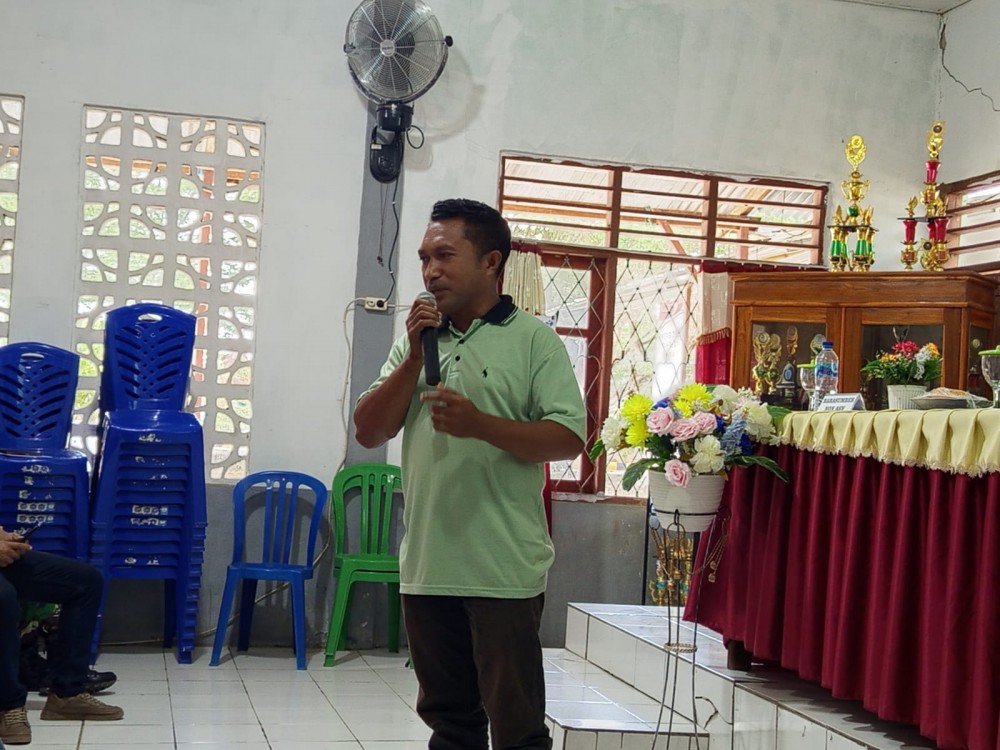 Pemaparan Materi dari Sekretaris Desa Kabuna